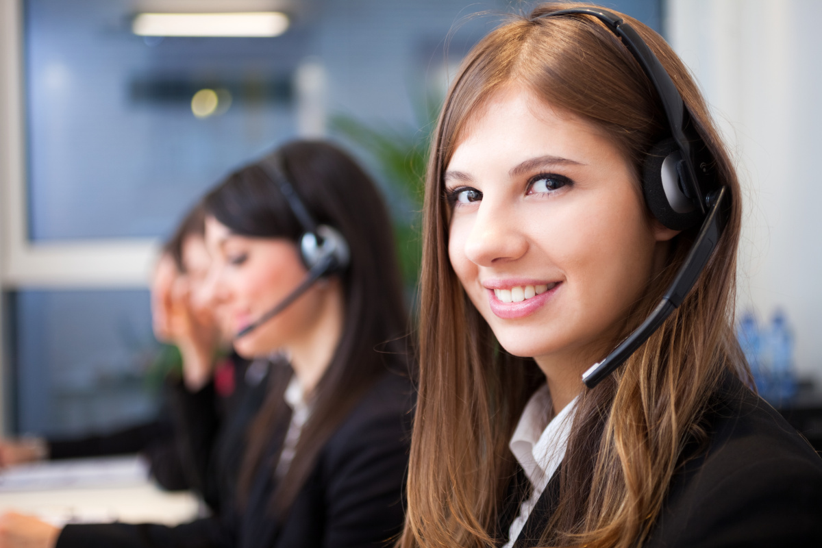 A woman that performs help desk services