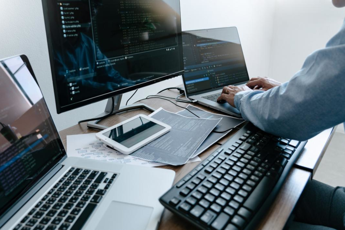 Program working on his station